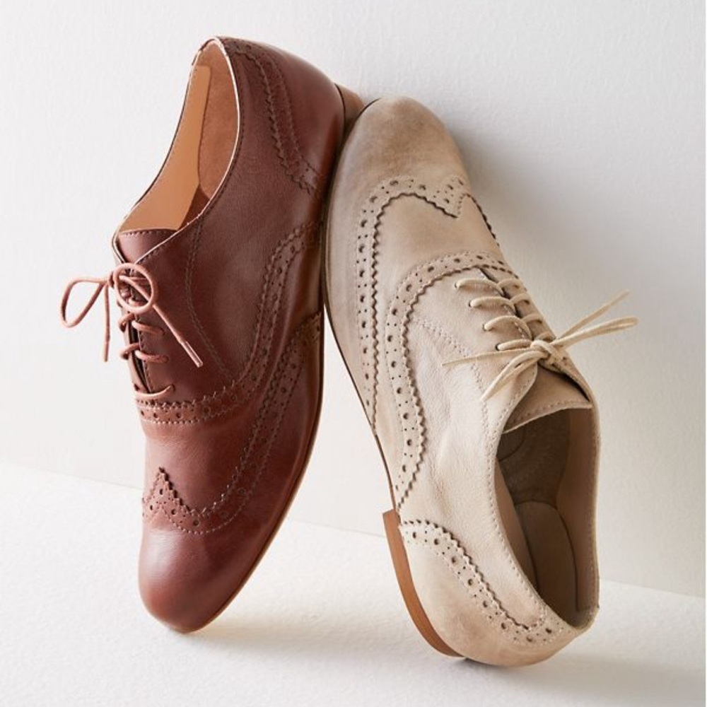 Classic Women’s Wingtip Oxford Flats in Brown and Beige